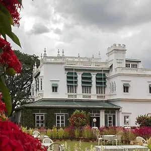 Hotel The