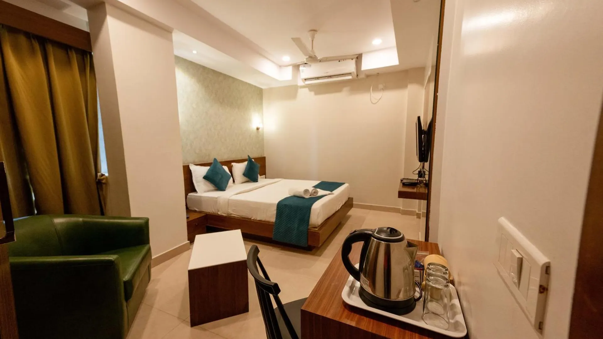 Regalia Inn &Suites Mysore Hotel